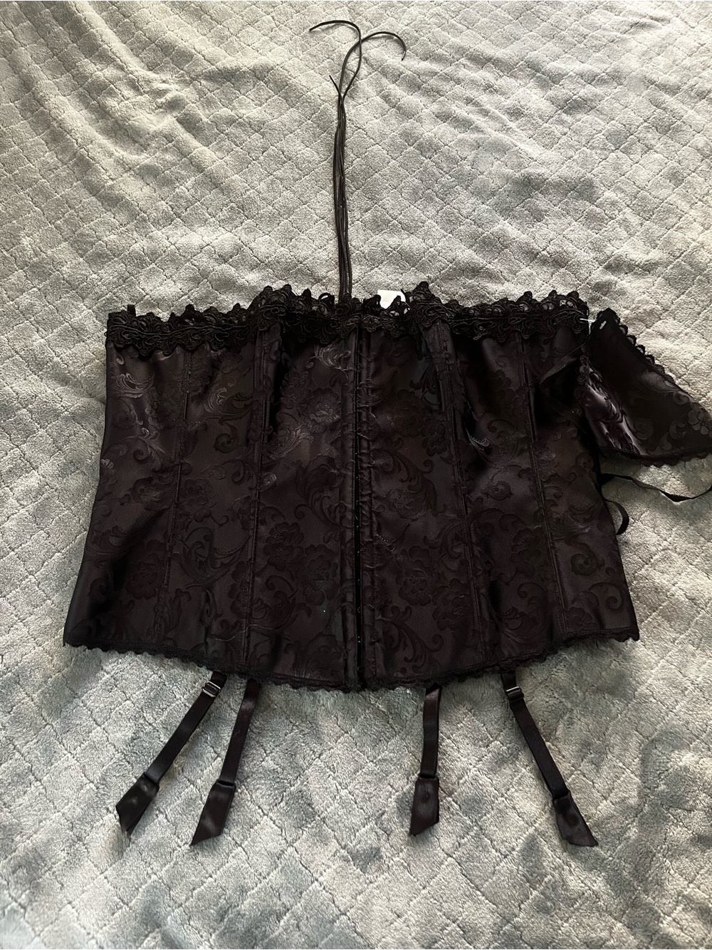 Frederick’s of Hollywood Black Brocade Corset Set Size 42 w/ Thong & Garters NWT